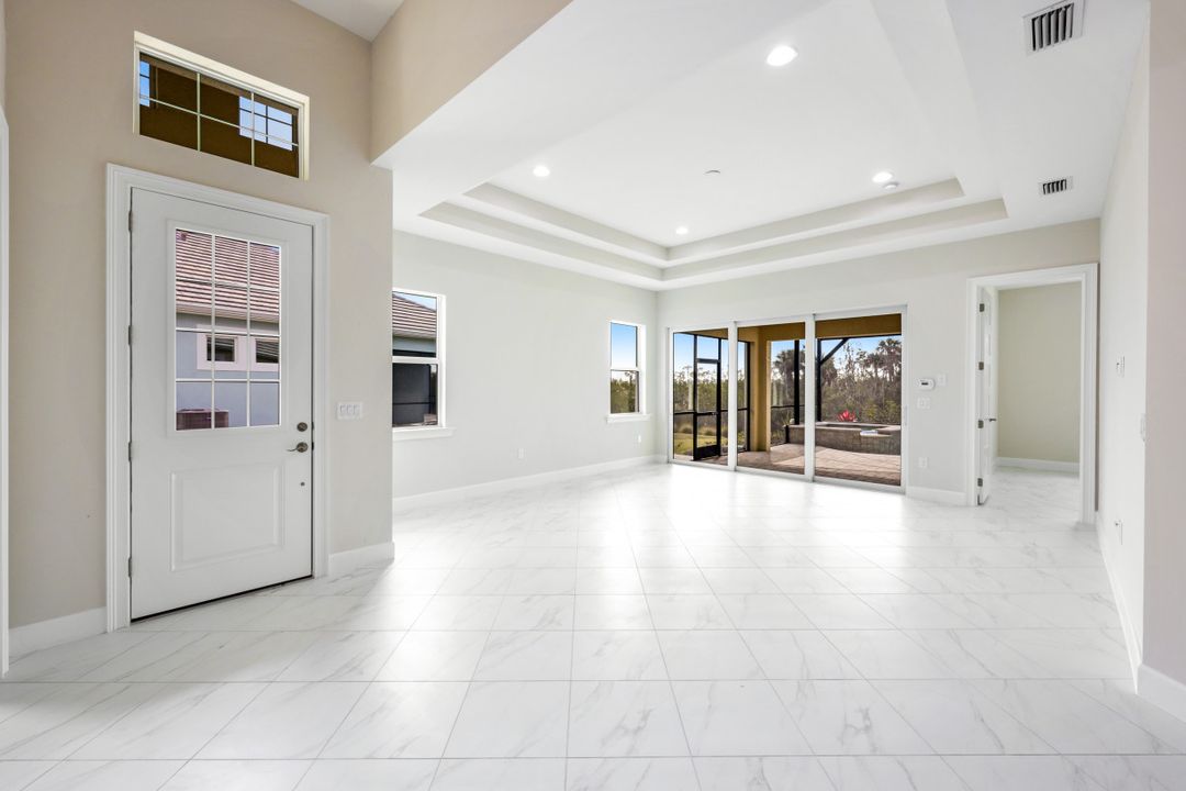 6435 Negril Isle Dr, Naples, FL 34113