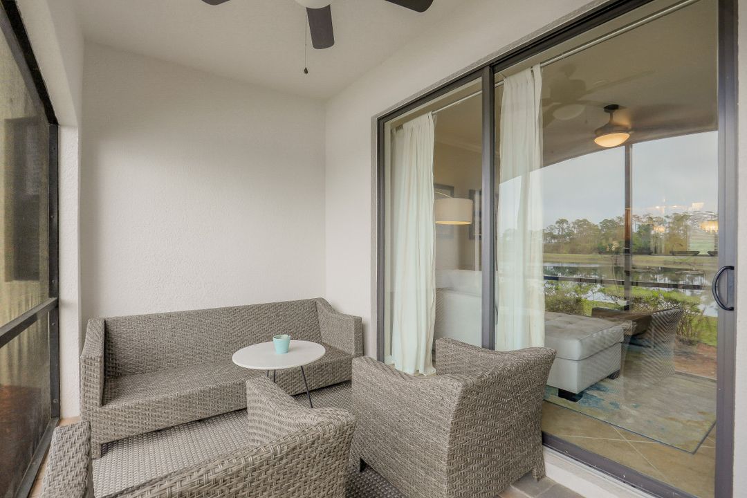 9727 Acqua Ct #415, Naples, FL 34113