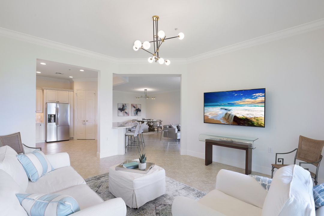 3176 Serena Ln #202, Naples, FL 34114