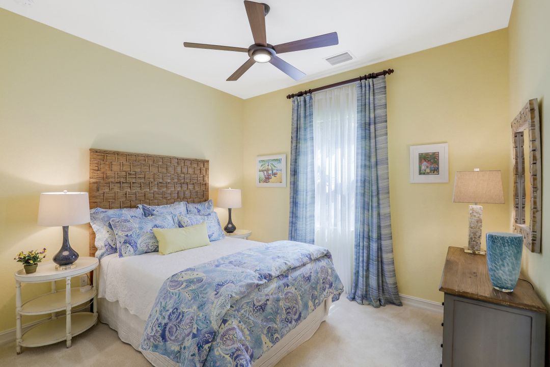 6512 Costa Cir, Naples, FL 34113