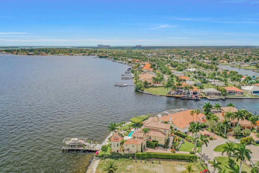 518 Coral Dr, Cape Coral, FL 33904