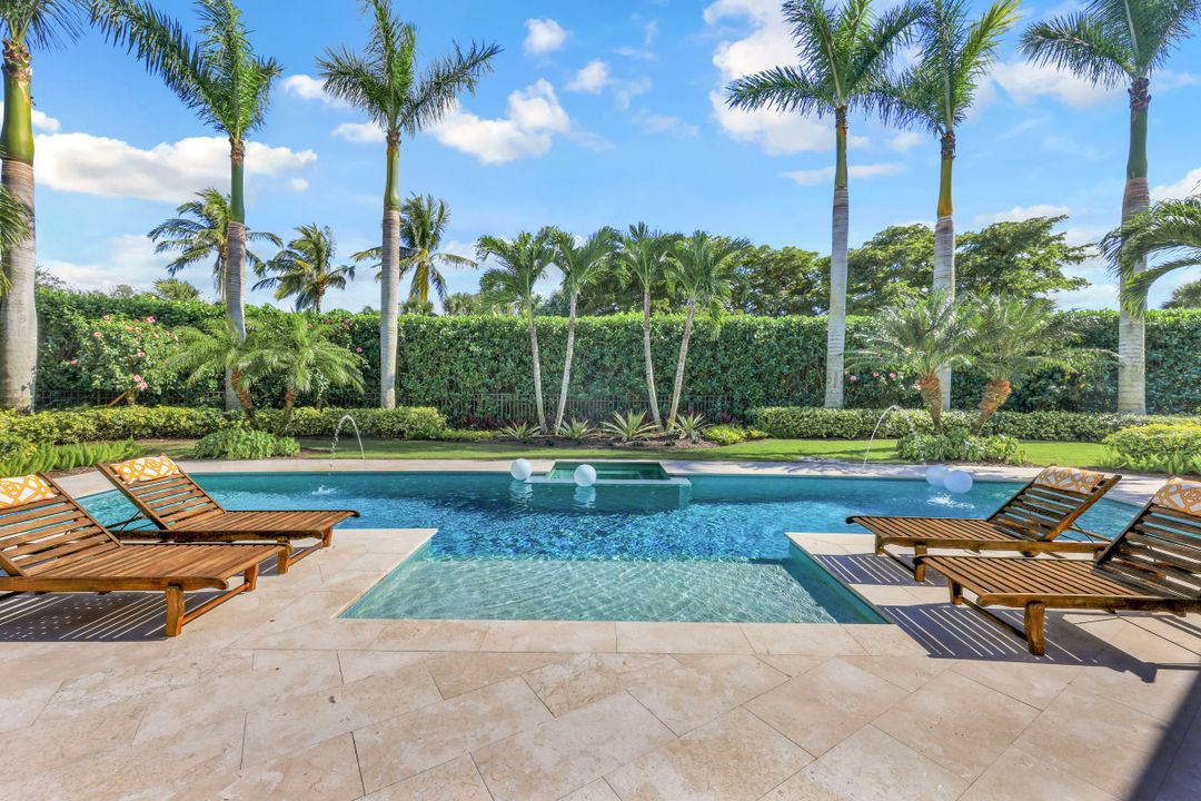 2546 Augusta Dr, Naples, FL 34109