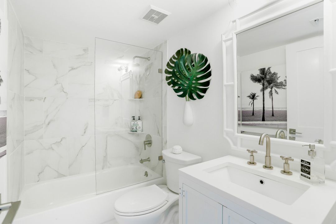 4451 Gulf Shore Blvd N #205, Naples, FL 34103