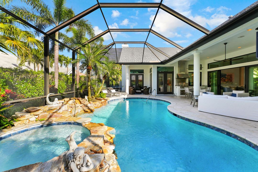 713 Shadow Lake Ln, Naples, FL 34108