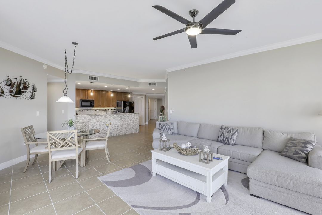 5793 Cape Harbour Dr #819, Cape Coral, FL 33914