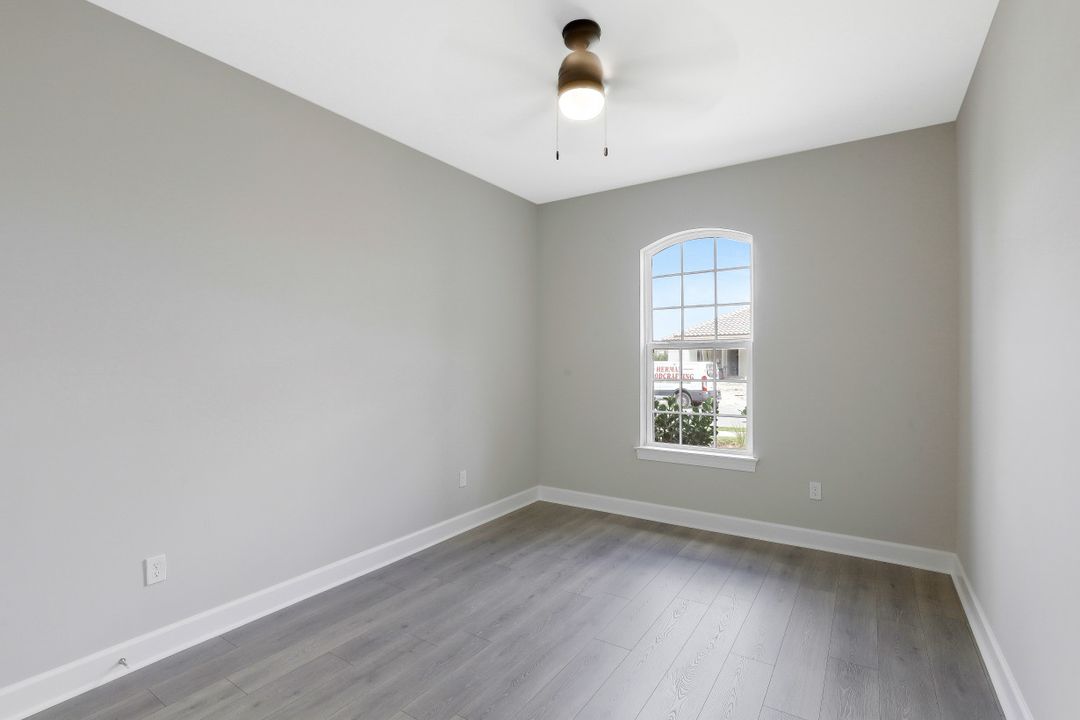 15223 Tolmino St, Naples, FL 34114