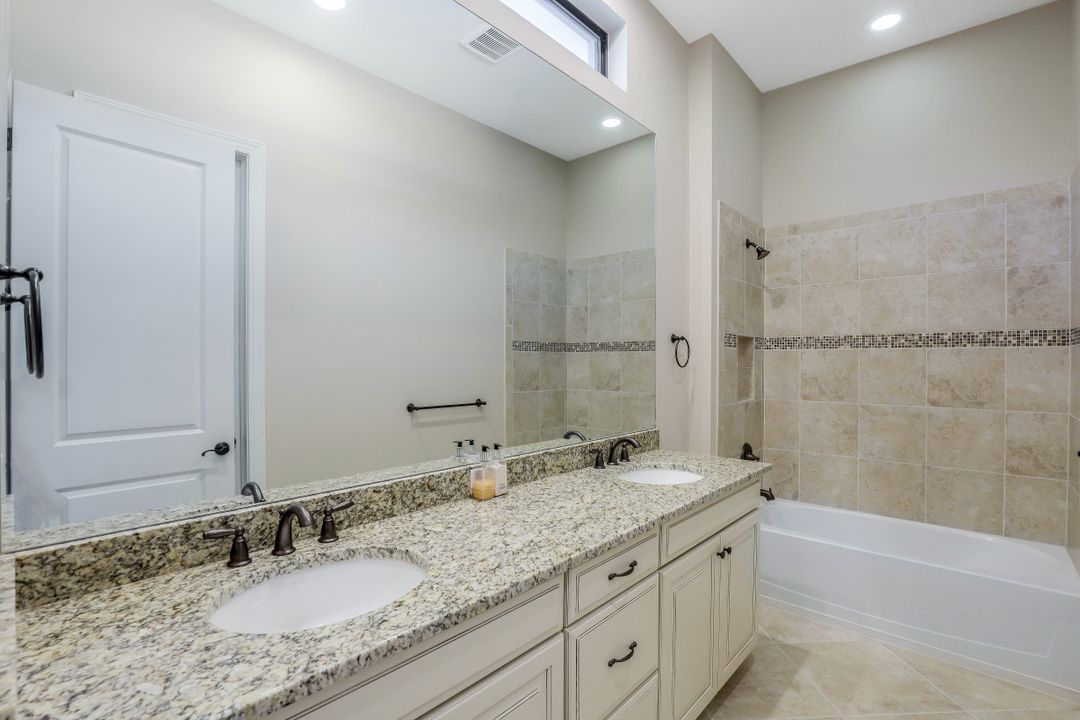 3341 Fanny Bay Ln, Naples, FL 34114