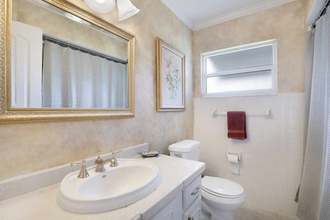 27515 Los Amigos Ln, Bonita Springs, FL 34135