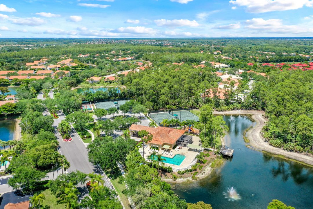 5610 Sherborn Dr #202, Naples, FL 34110