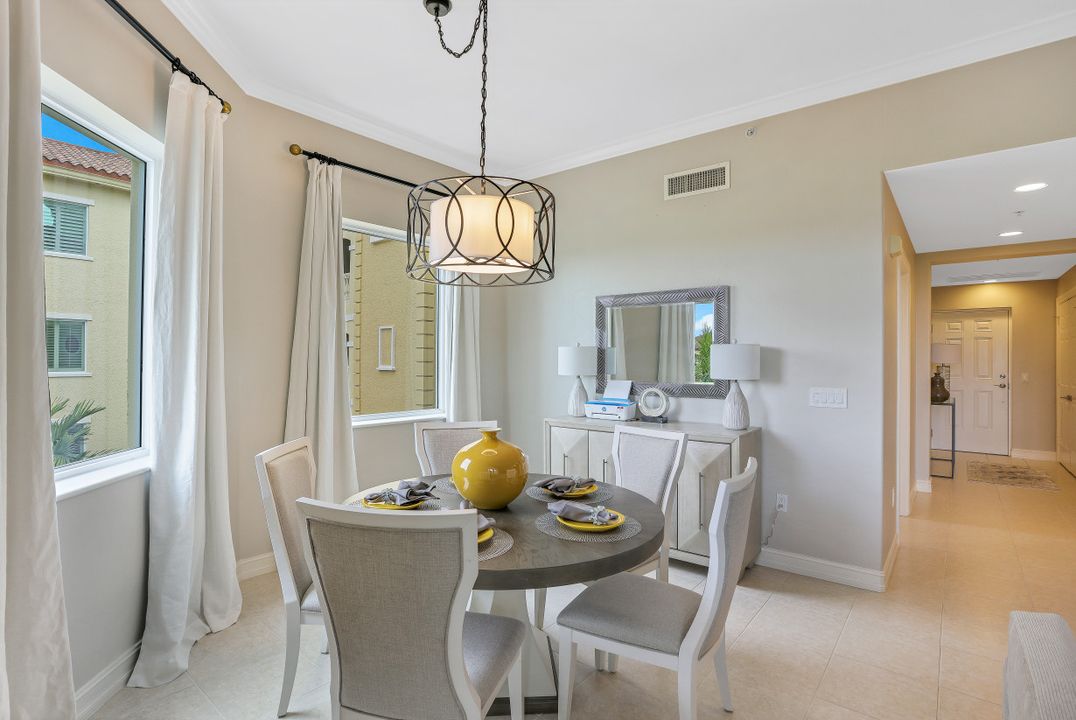 2738 Tiburon Blvd E, Naples, FL 34109