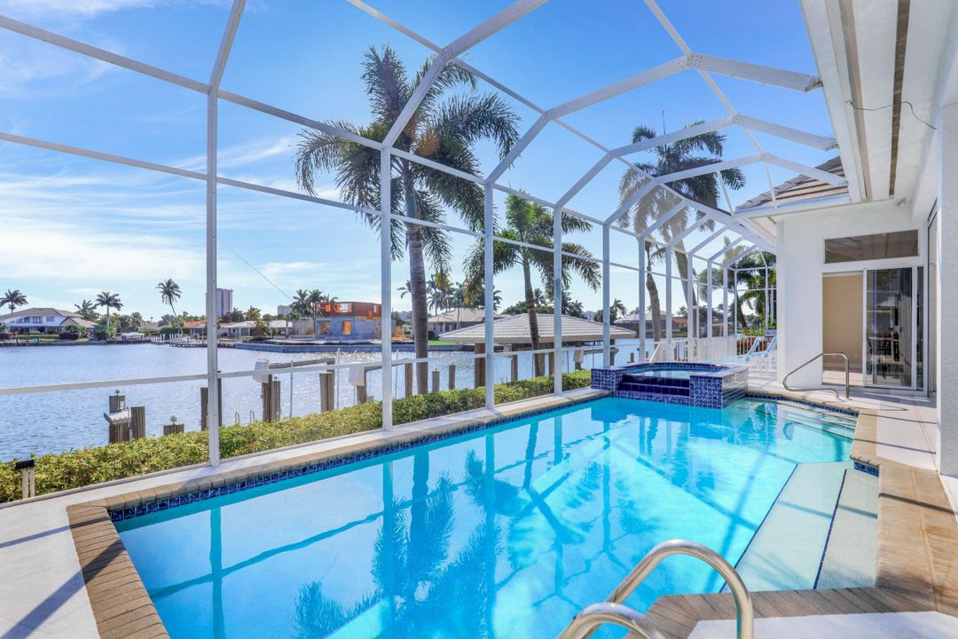 110 Copperfield Ct, Marco Island, FL 34145