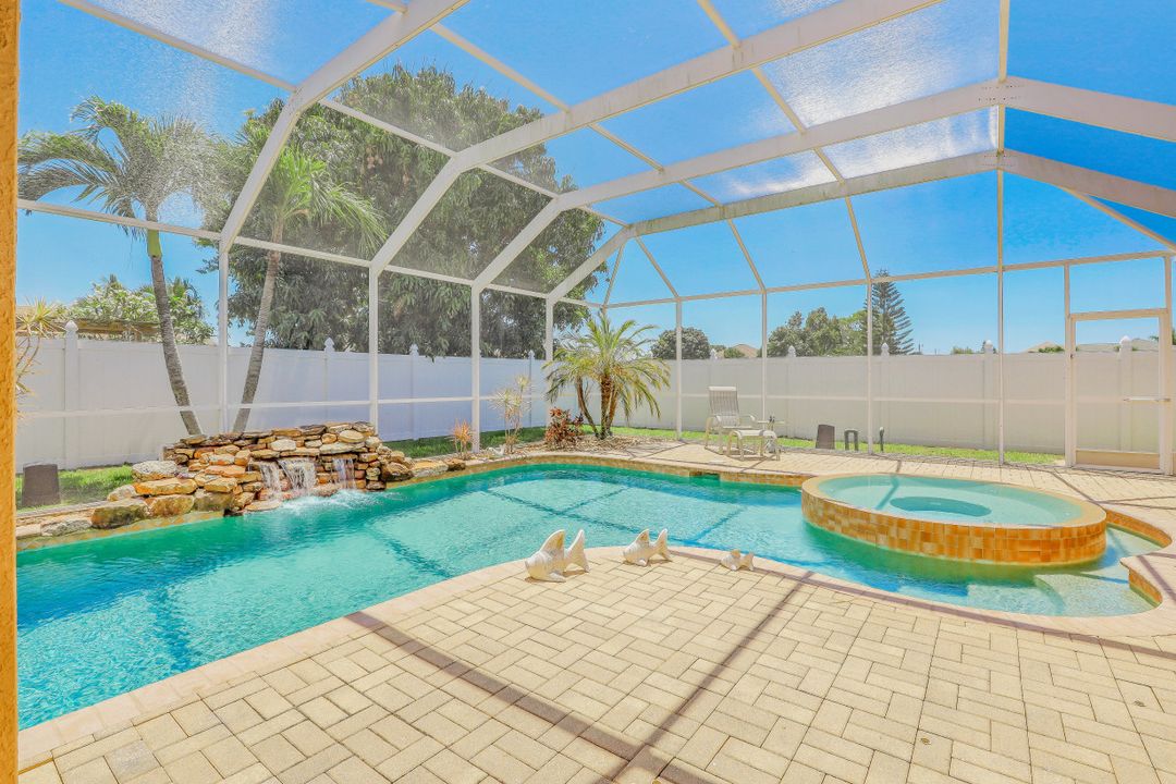 4141 SW 10th Ave, Cape Coral, FL 33914