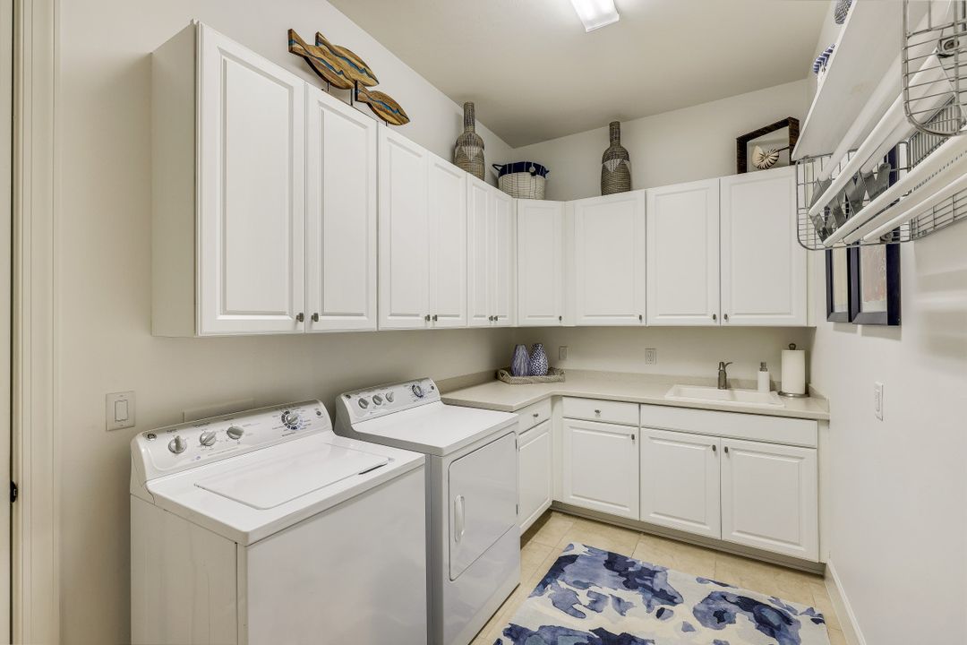 8848 Savona Ct, Naples, FL 34119