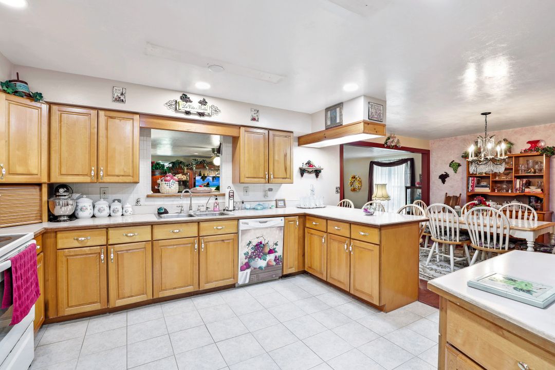 6630 Carmelita Dr, Fort Myers, FL 33905