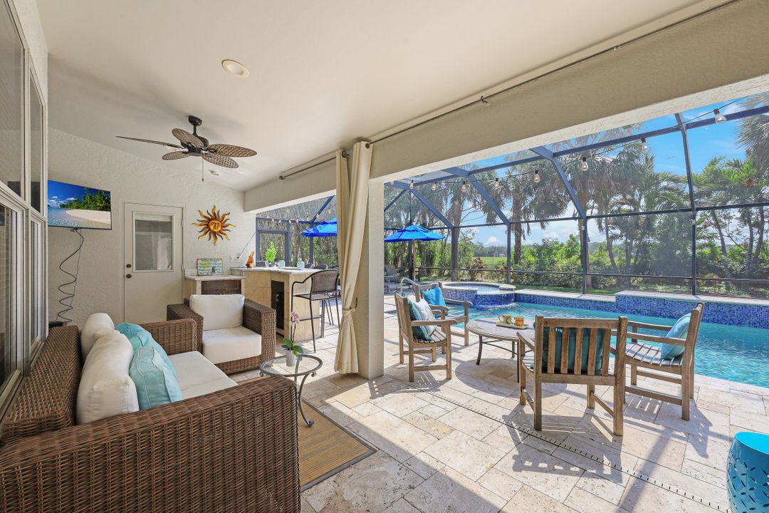 6485 Autumn Woods Blvd, Naples, FL 34109