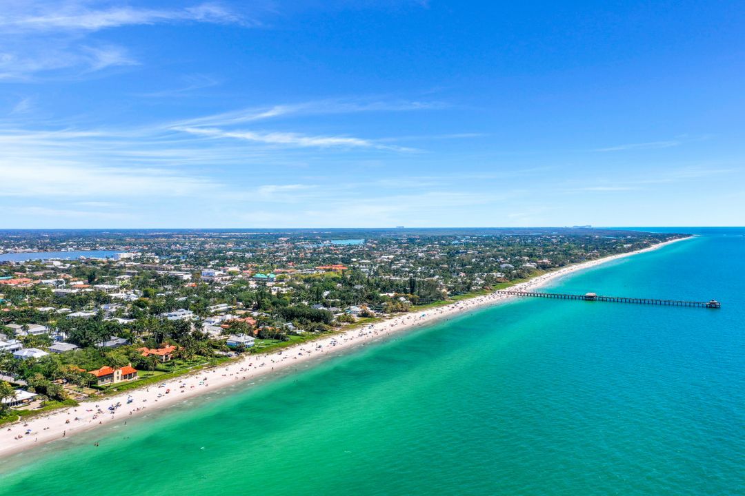 990 8th St S #2 B, Naples, FL 34102