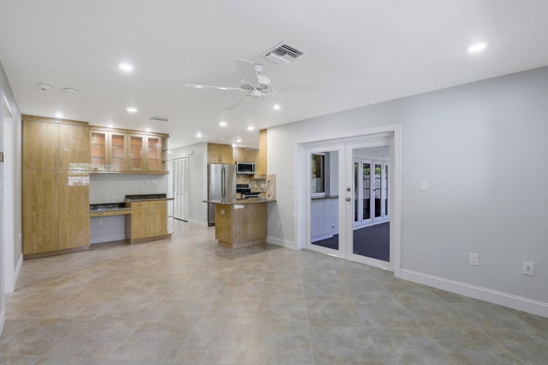 128 Coral Vine Dr, Naples, FL 34110