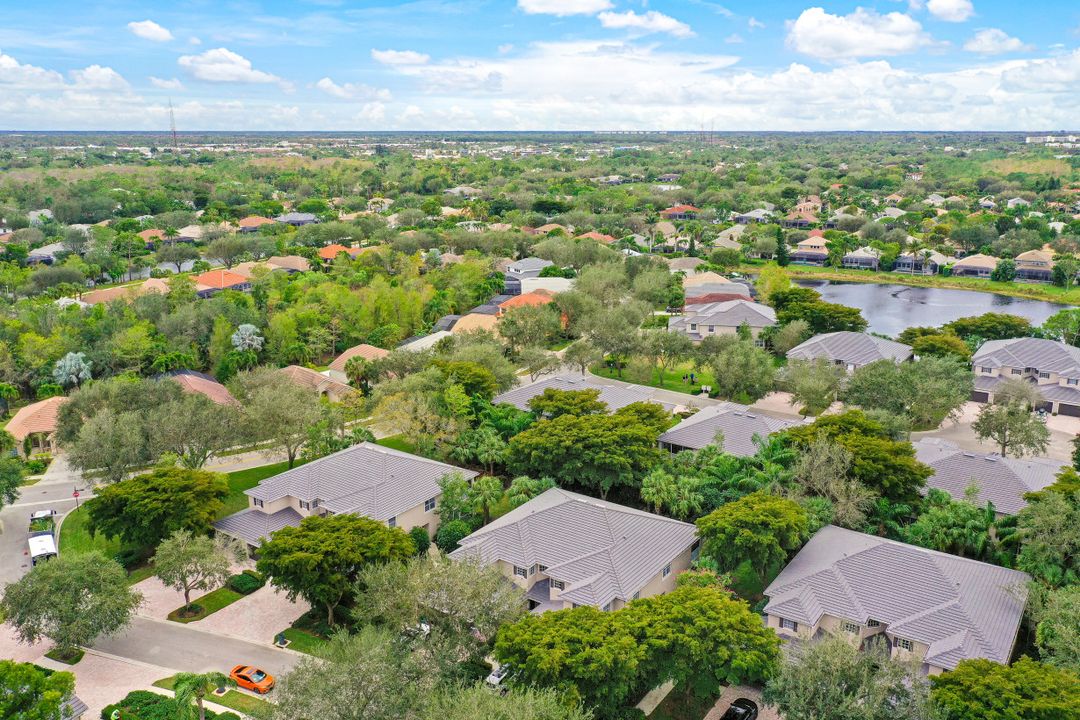 7114 Wild Forest Ct Apt 102, Naples, FL 34109