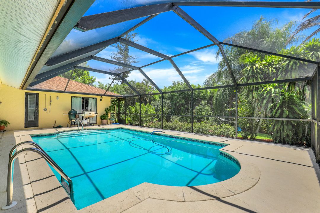 2326 Kings Lake Blvd, Naples, FL 34112