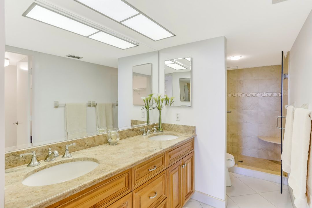 17 Bluebill Ave #305, Naples, FL 34108