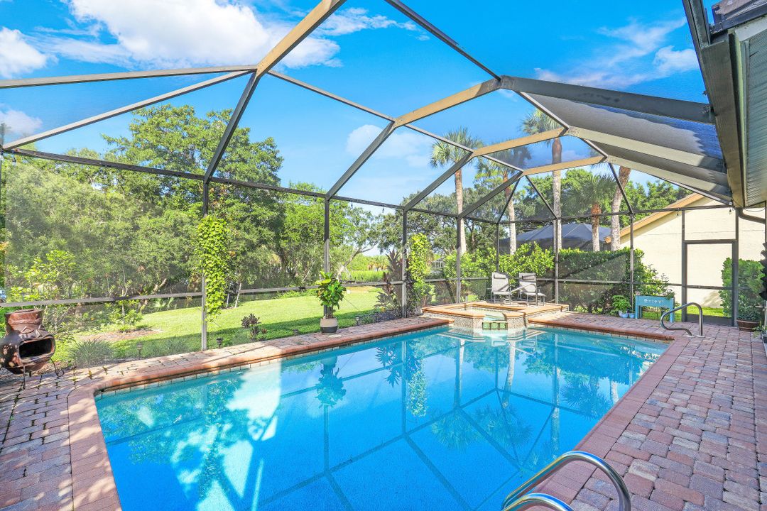 25251 Bay Cedar Dr, Bonita Springs, FL 34134