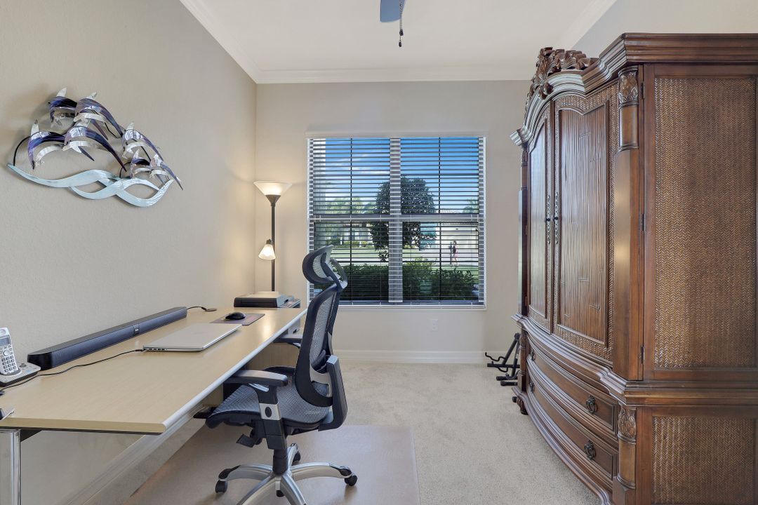 10066 Biscayne Bay Ln, Naples, FL 34120