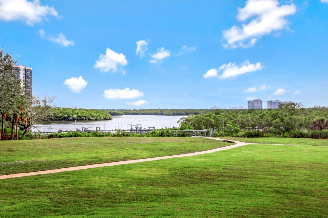 320 Horse Creek Dr #203, Naples, FL 34110