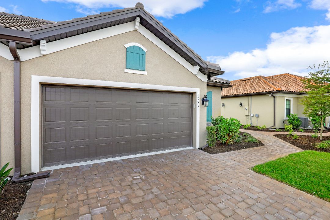 15223 Tolmino St, Naples, FL 34114