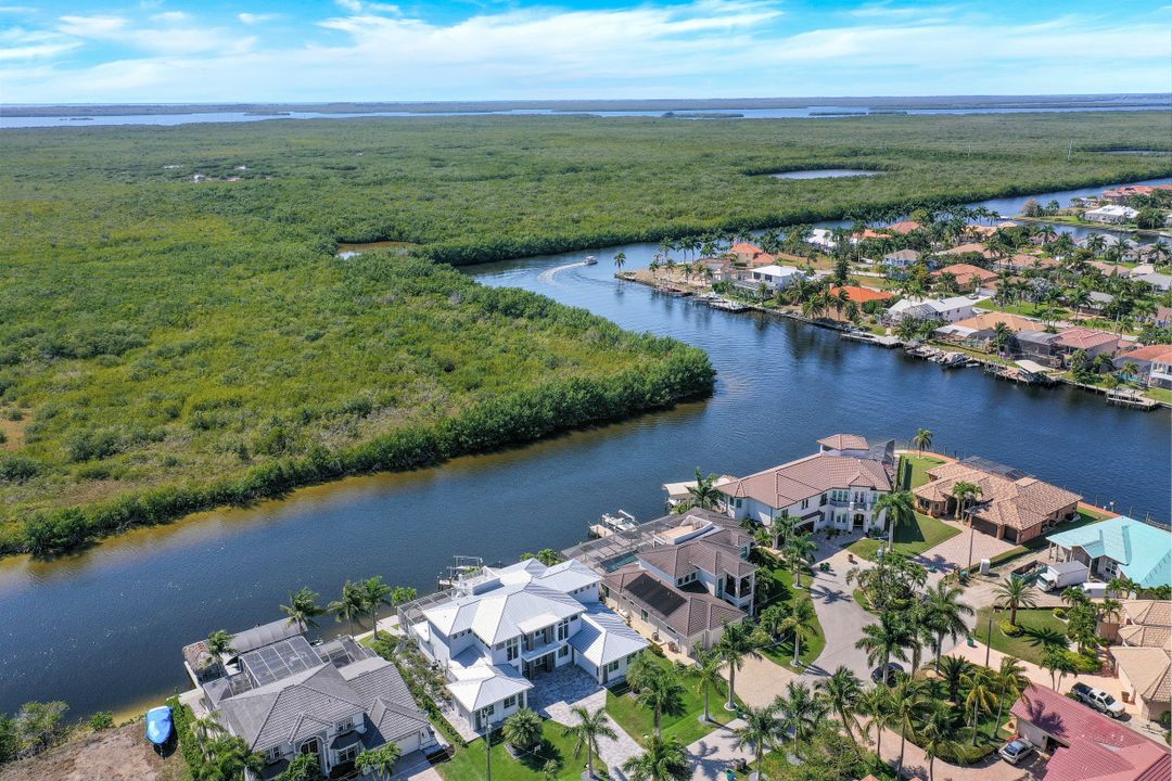 5210 SW 28th Pl, Cape Coral, FL 33914