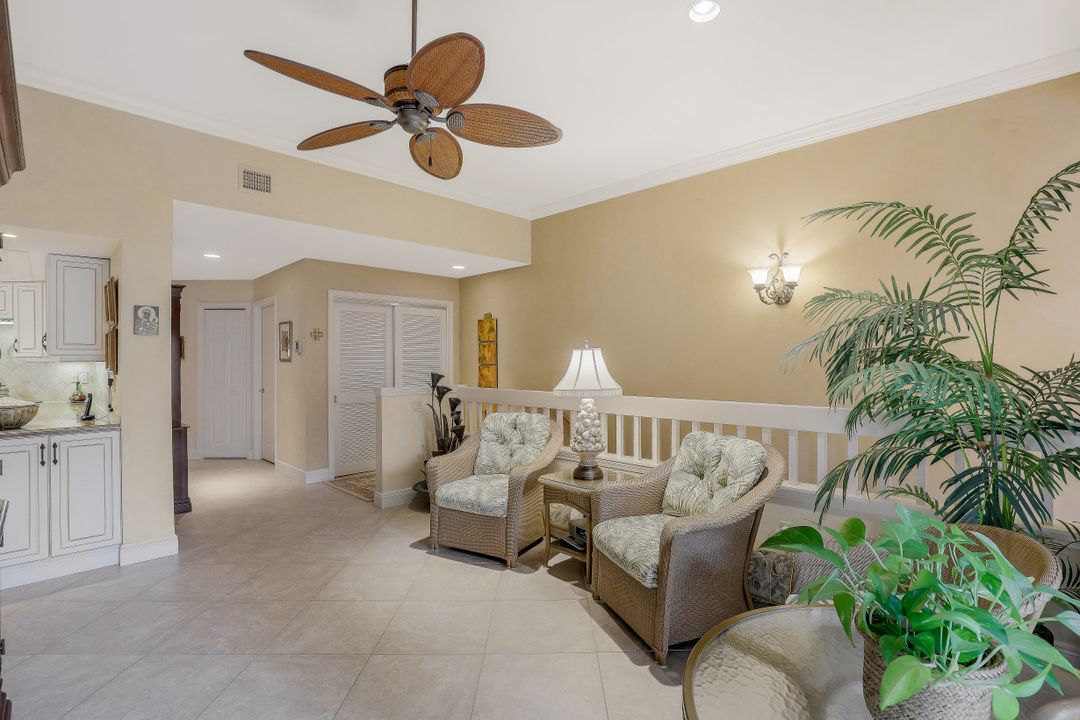 8453 Abbington Cir #821, Naples, FL 34108
