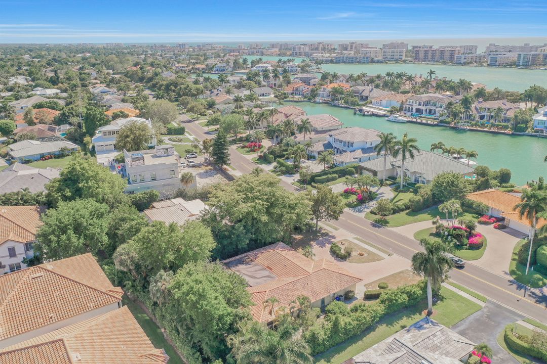 3840 Crayton Rd, Naples, FL 34103