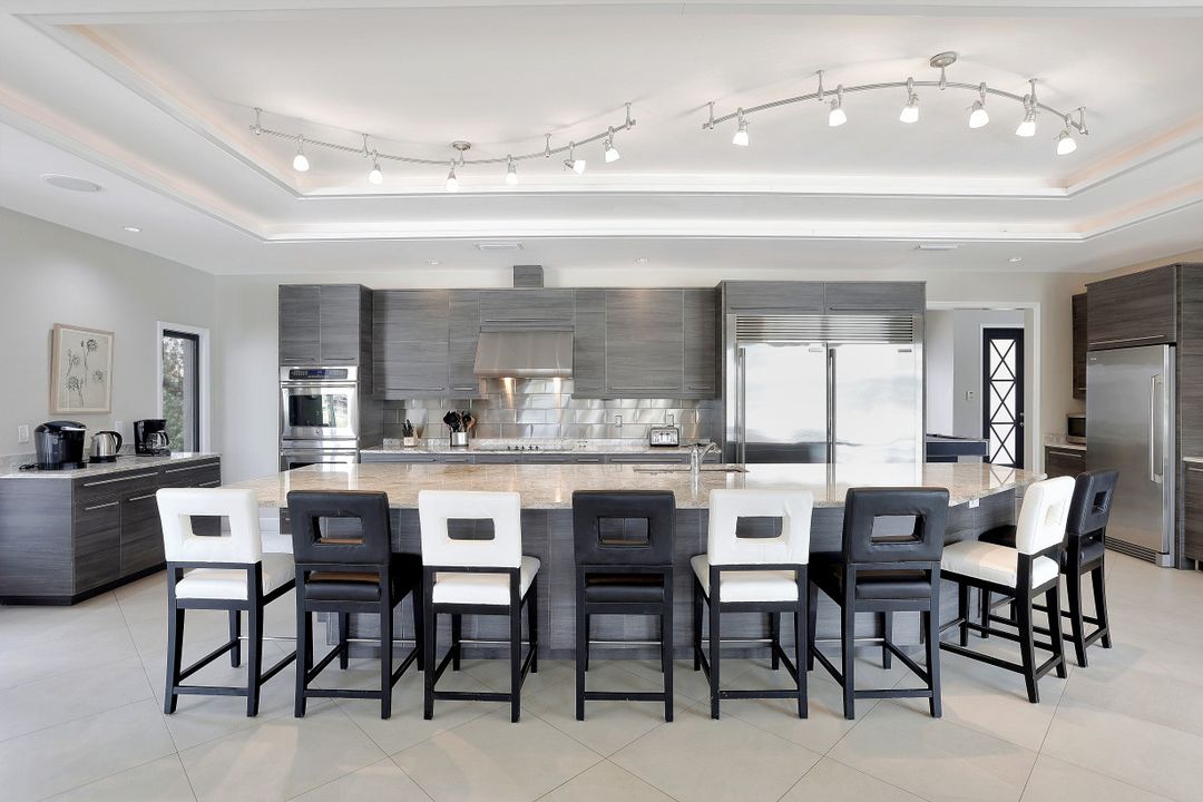 850 Eubanks Ct, Marco Island, FL 34145