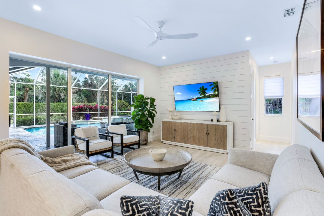 4160 7th Ave SW, Naples, FL 34119