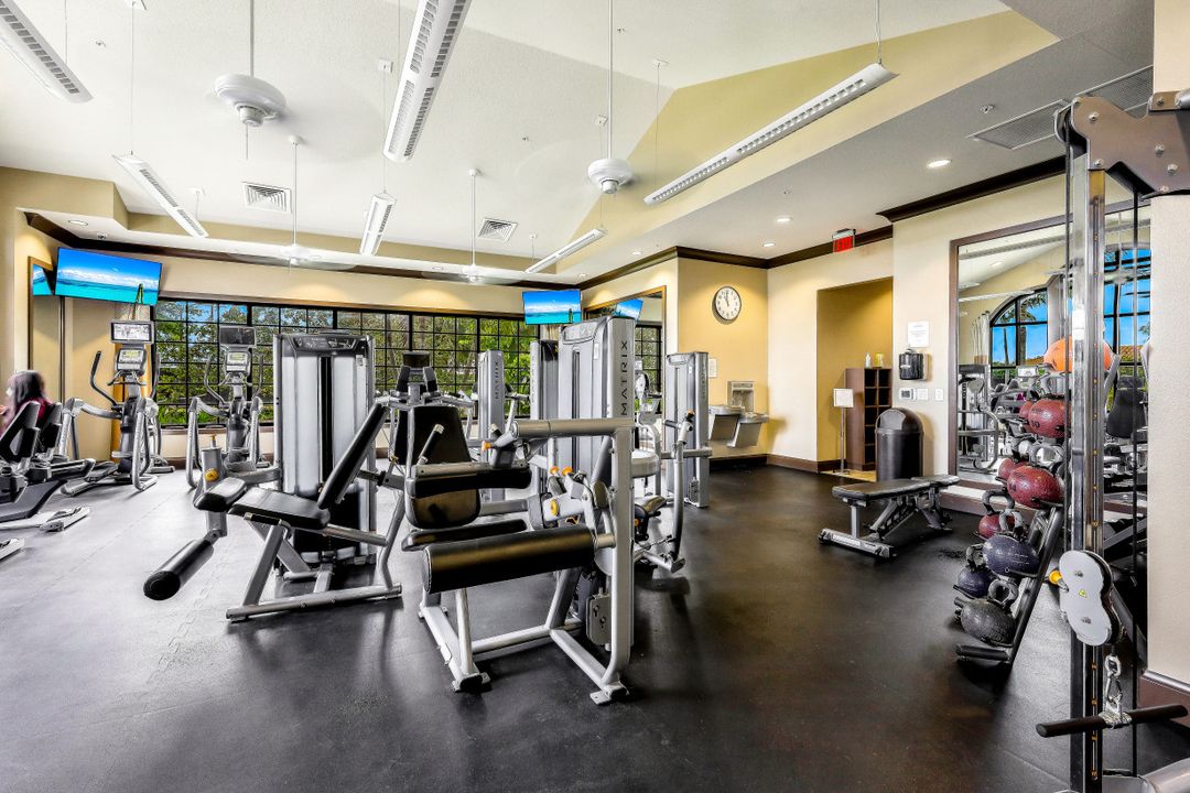 8447 Palacio Terrace W, Naples, FL 34114