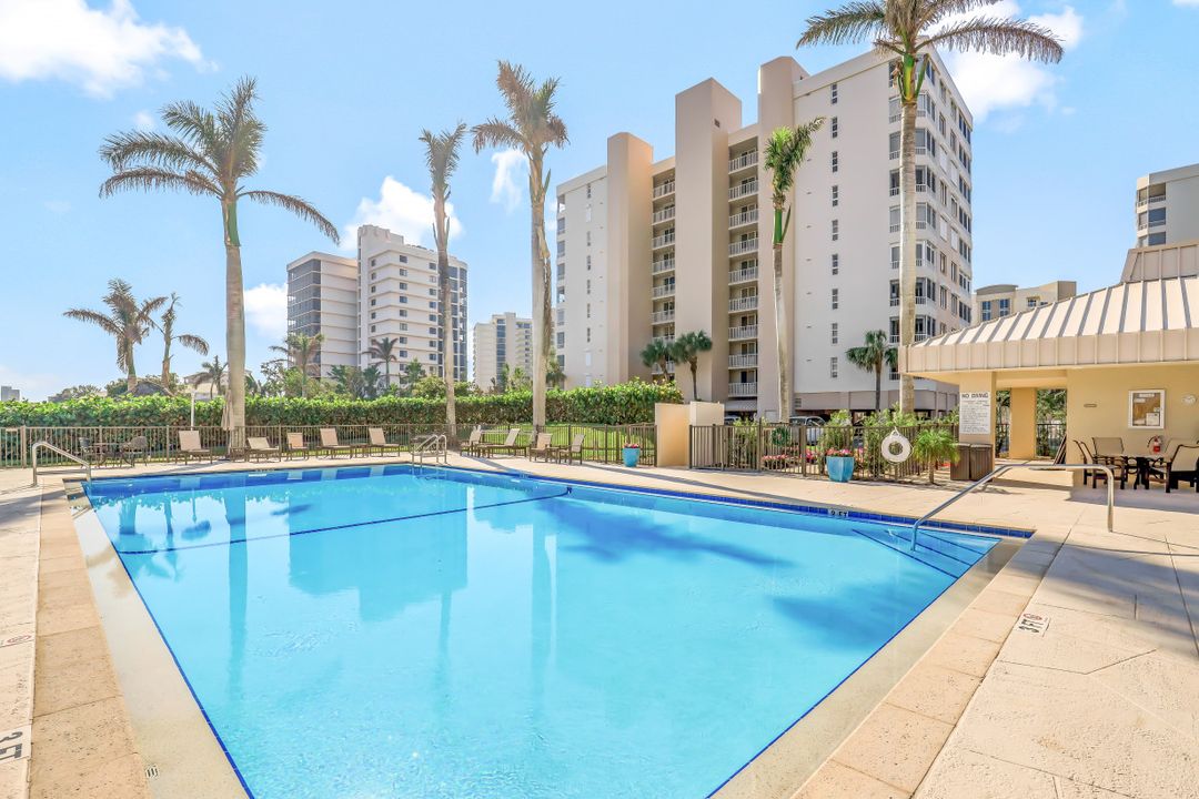 11116 Gulf Shore Dr #904, Naples, FL 34108