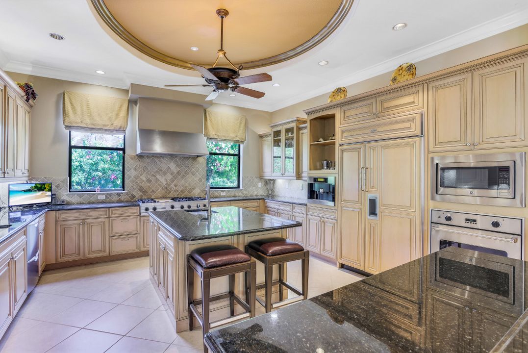 3645 7th Ave NW, Naples, FL 34120