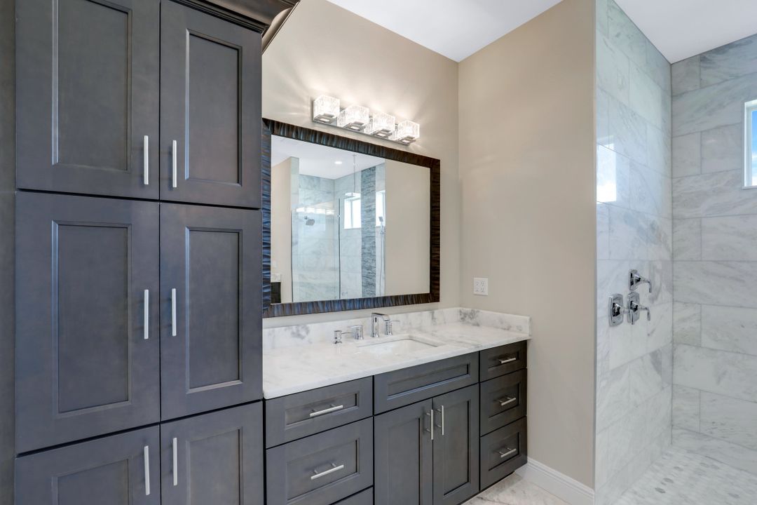 2833 NW 41st Ave, Cape Coral, FL 33993