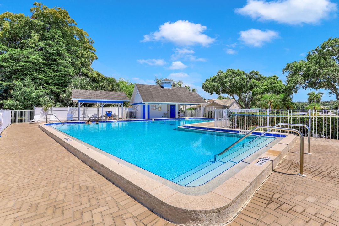 13660 Admiral Ct, Fort Myers, FL 33912