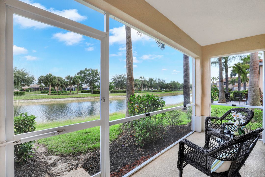 1370 Weeping Willow Ct, Cape Coral, FL 33909