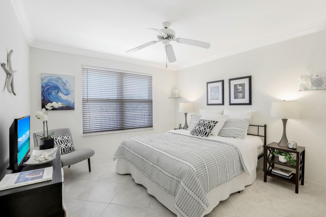 320 Horse Creek Dr #403, Naples, FL 34110