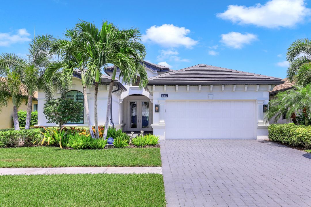 10102 Palazzo Dr, Naples, FL 34119