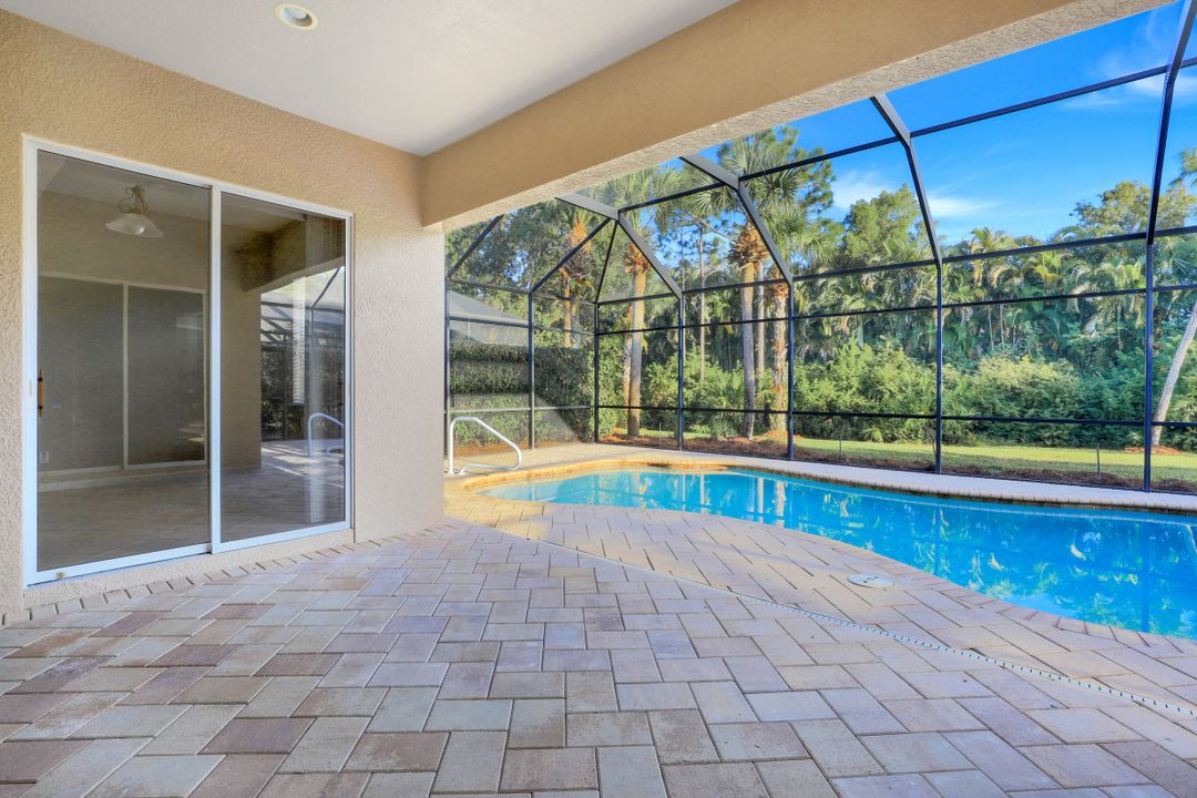 7826 Founders Cir, Naples, FL 34104