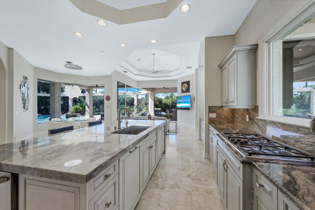 15175 Brolio Way, Naples, FL 34110