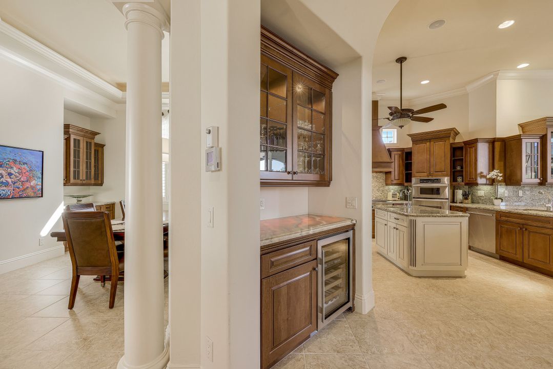 10590 Via Milano Dr, Miromar Lakes, FL 33913