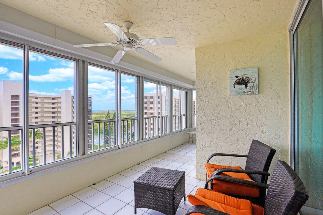 21 Bluebill Ave #905, Naples, FL 34108