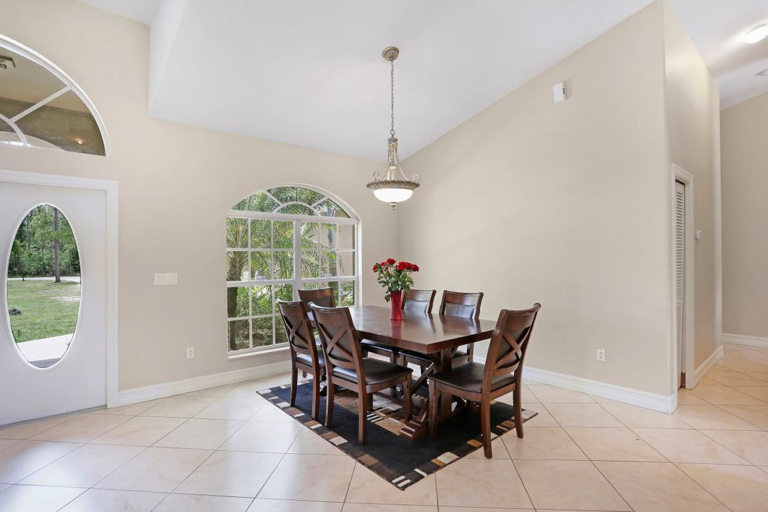 1462 Everglades Blvd N, Naples, FL 34120