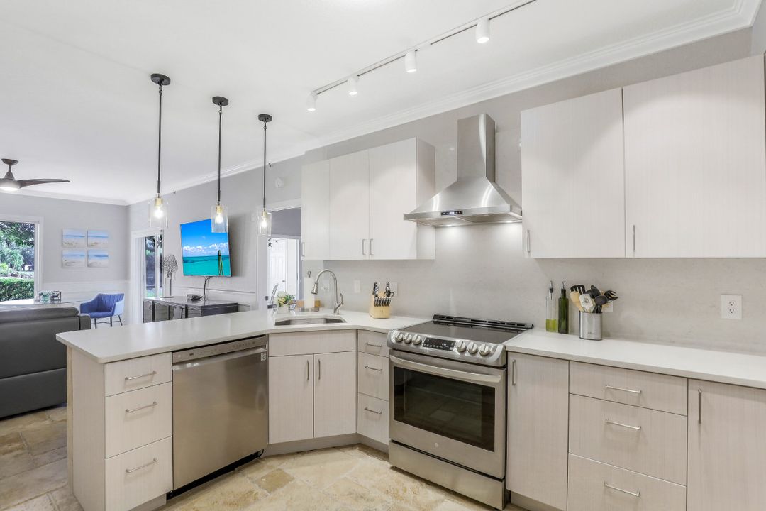 6400 Aragon Way #101, Fort Myers, FL 33966