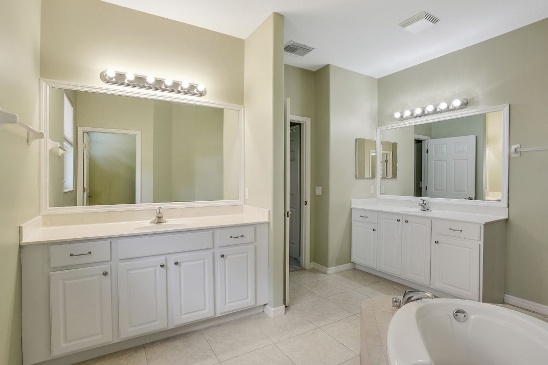3967 Ruxton Rd, Naples, FL 34116