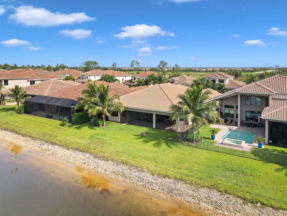 2915 Cinnamon Bay Cir, Naples, FL 34119