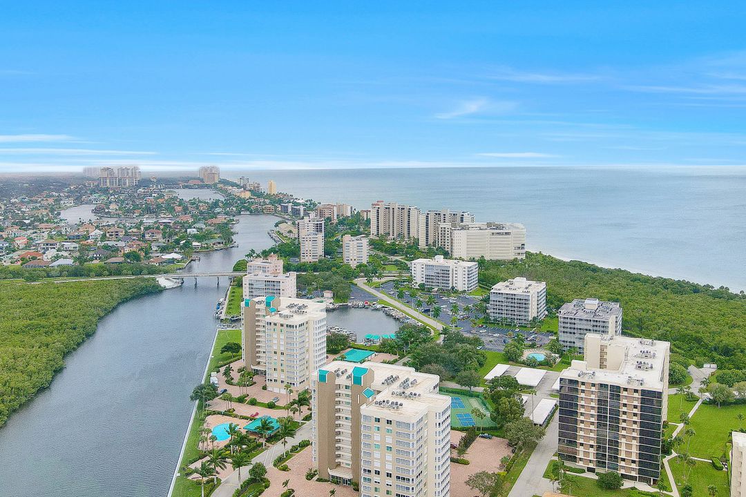 295 Grande Way #2, Naples, FL 34110